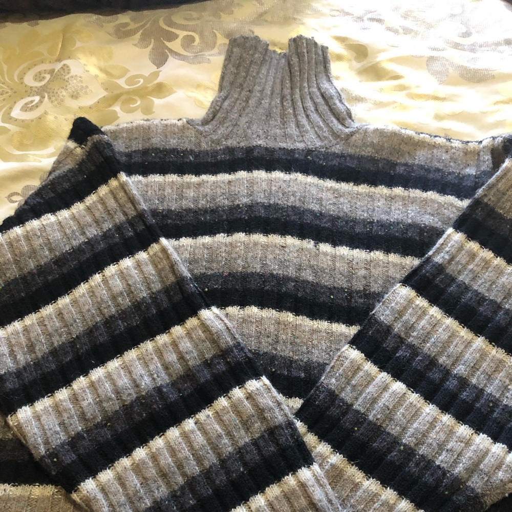 Gap Men’s Wool Striped Sweater